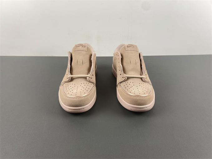 Travis Scott x Air Jordan 1 AO1935-204