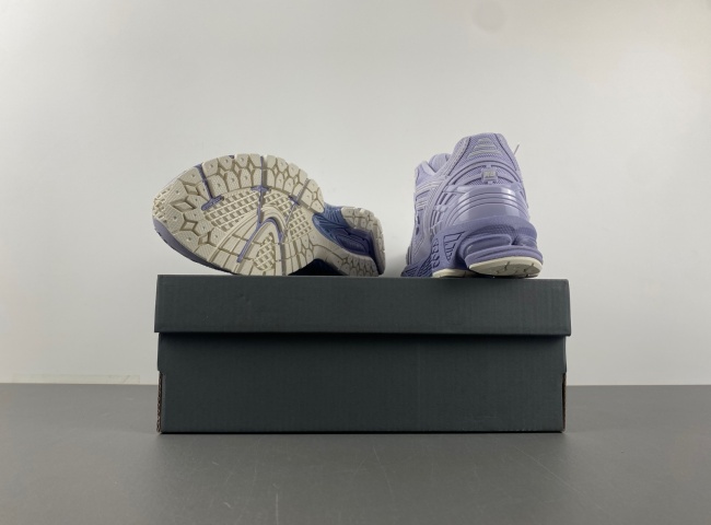 New Balance M1906RZV