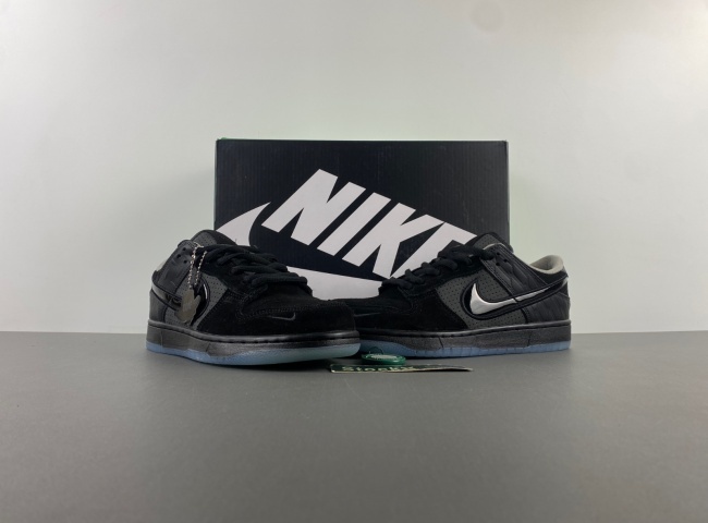 Division Street x Nike Dunk Low Lux “Oregon Black” HV1470-001