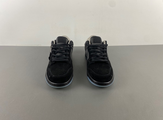 Division Street x Nike Dunk Low Lux “Oregon Black” HV1470-001