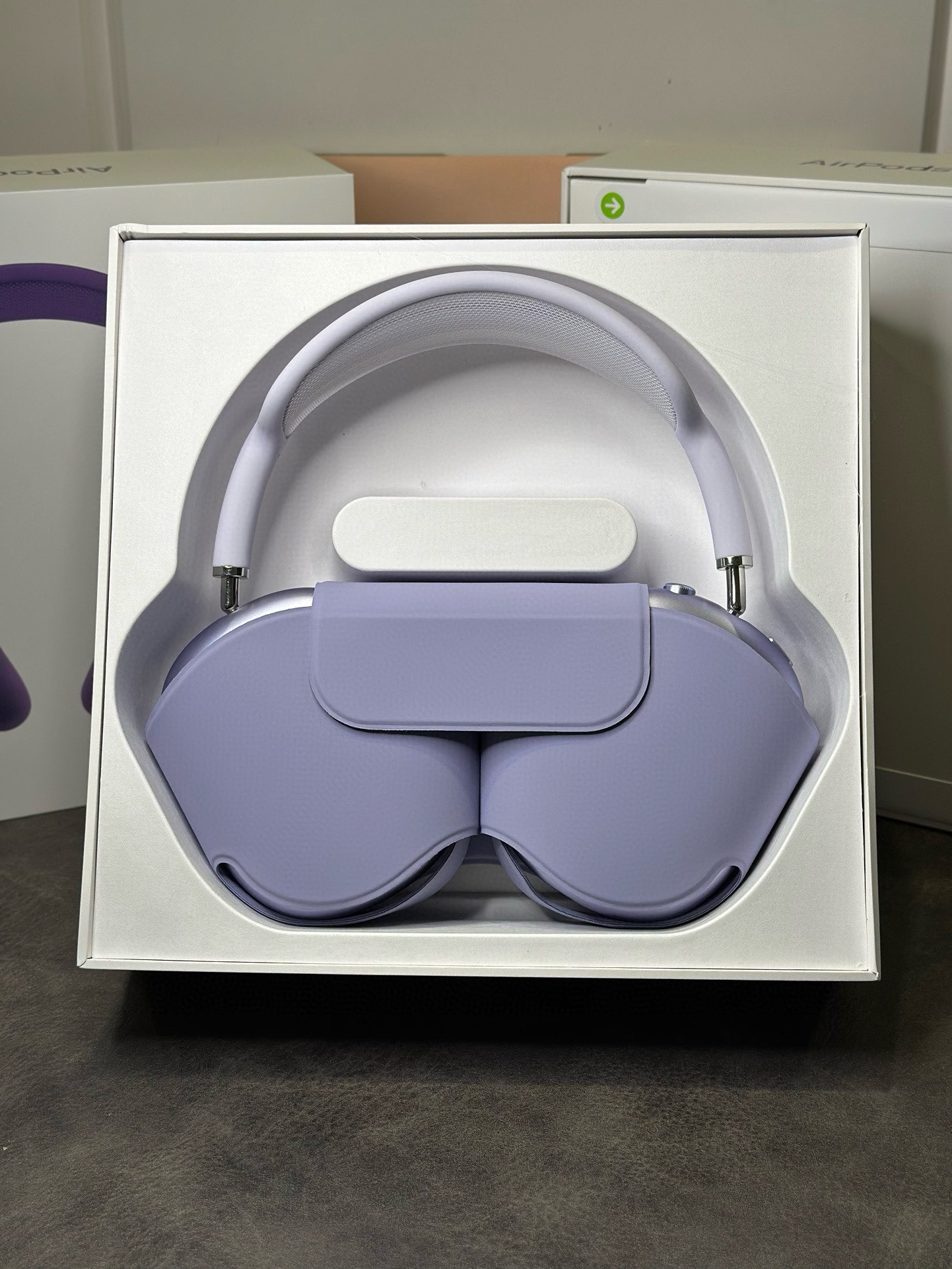 AirPods Max (purple)