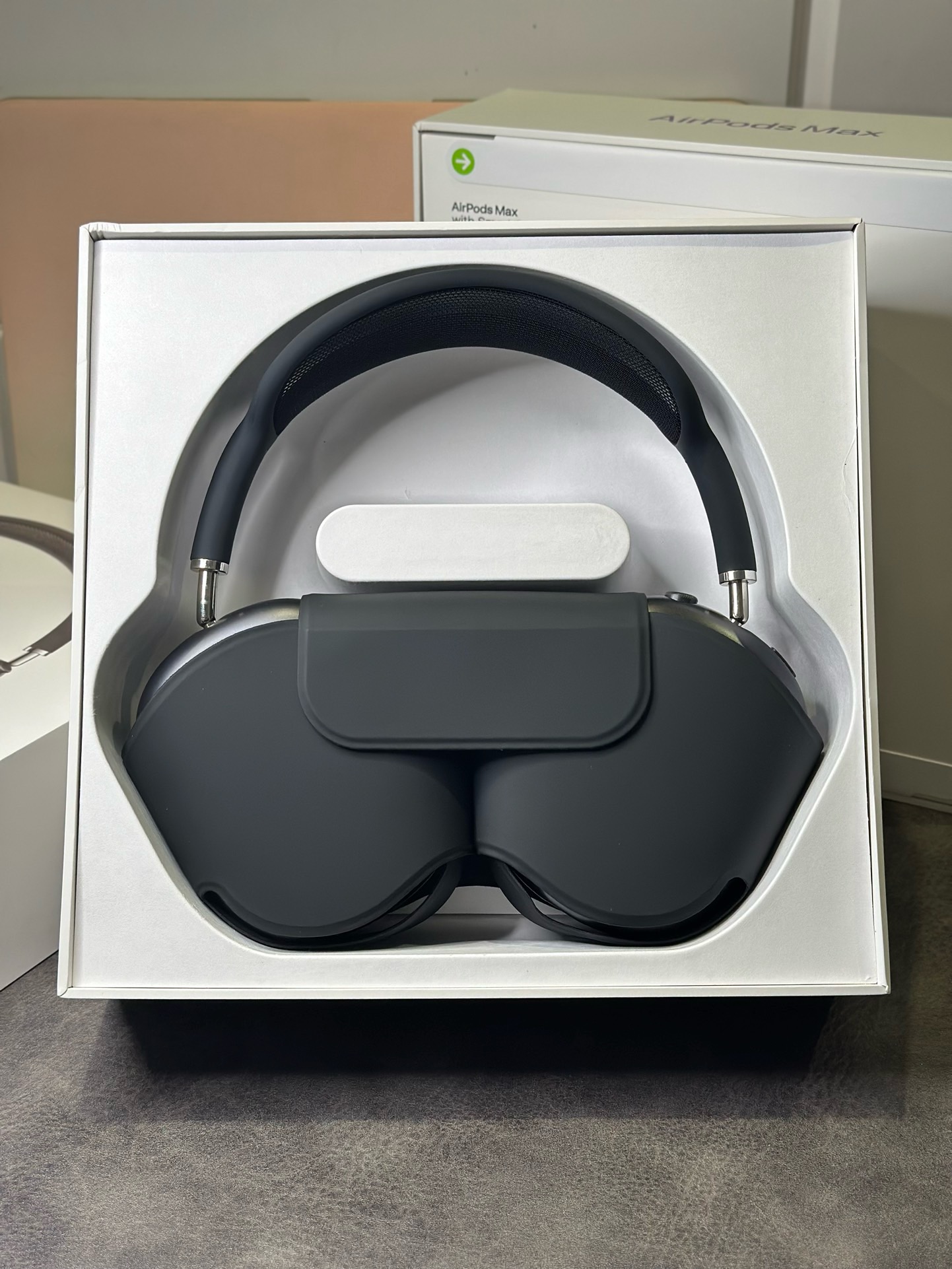 AirPods Max (black)