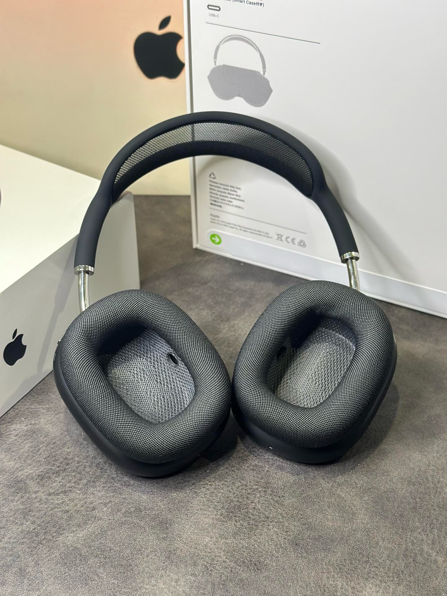 AirPods Max (black)