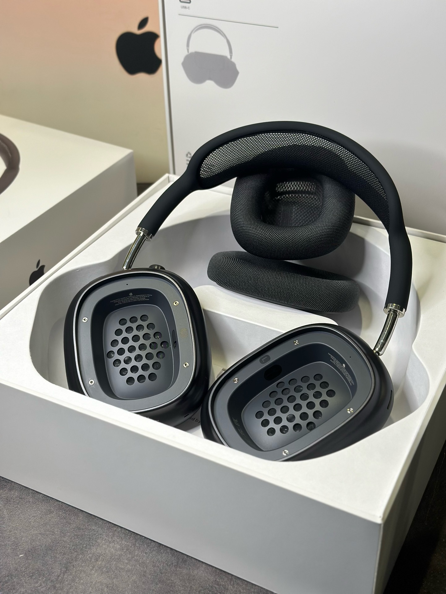 AirPods Max (black)