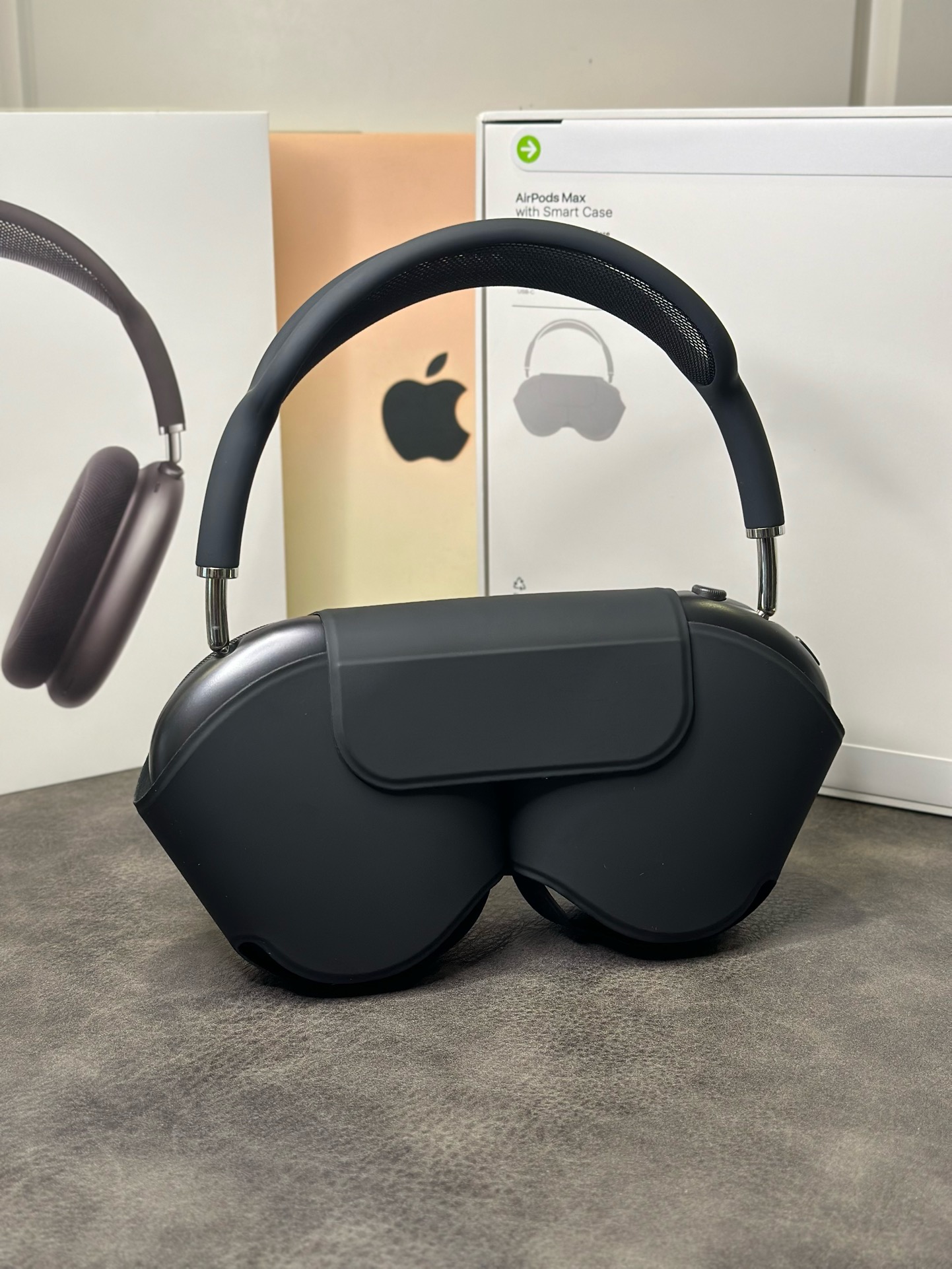 AirPods Max (black)