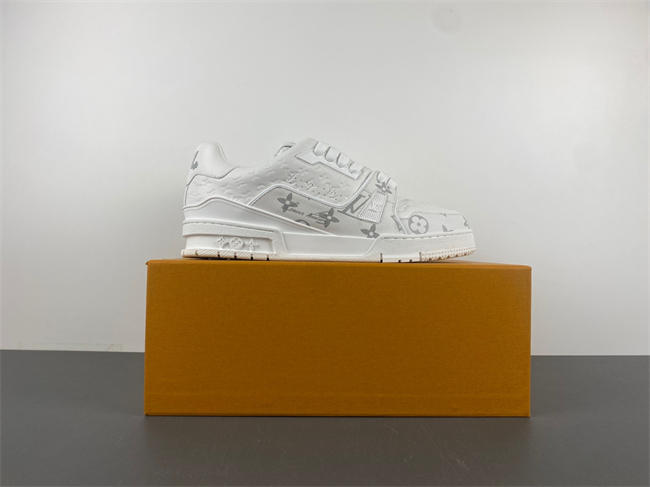 l0*is V*t0n lv trainer 110