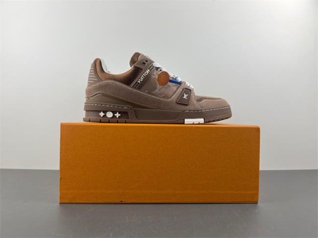 l0*is V*t0n lv trainer