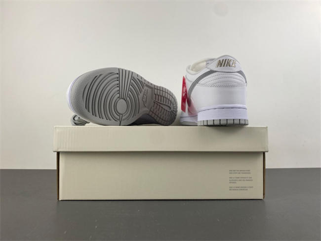 nike sb dunk low S*p*e 94 white metallic silver hq8487-100