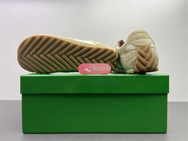 bo*te*ga Ve*ne*ta sneaker