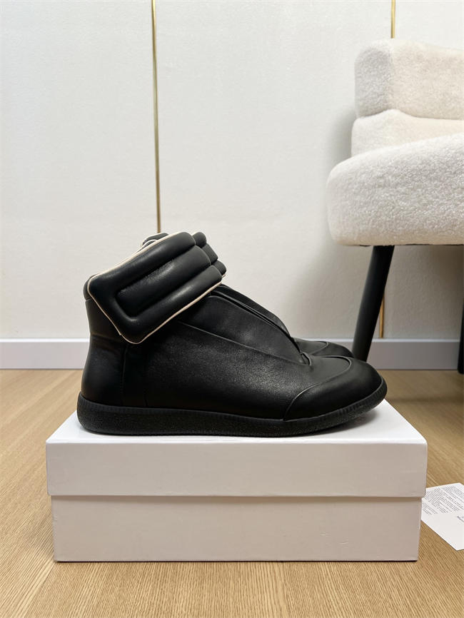 ma*s*n martin Ma*i*la sneaker