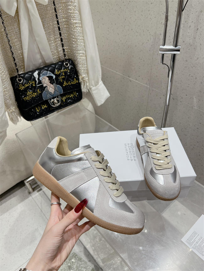 ma*s*n martin Ma*i*la sneaker